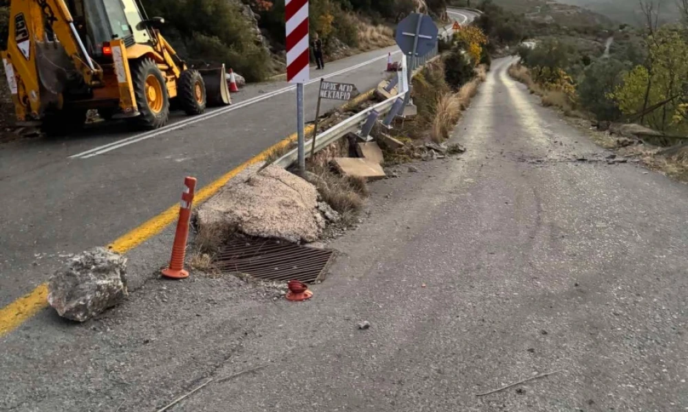 Κλειστός ο δρόμος Αράχωβας-Δελφών εξαιτίας κατολίσθησης (βίντεο)